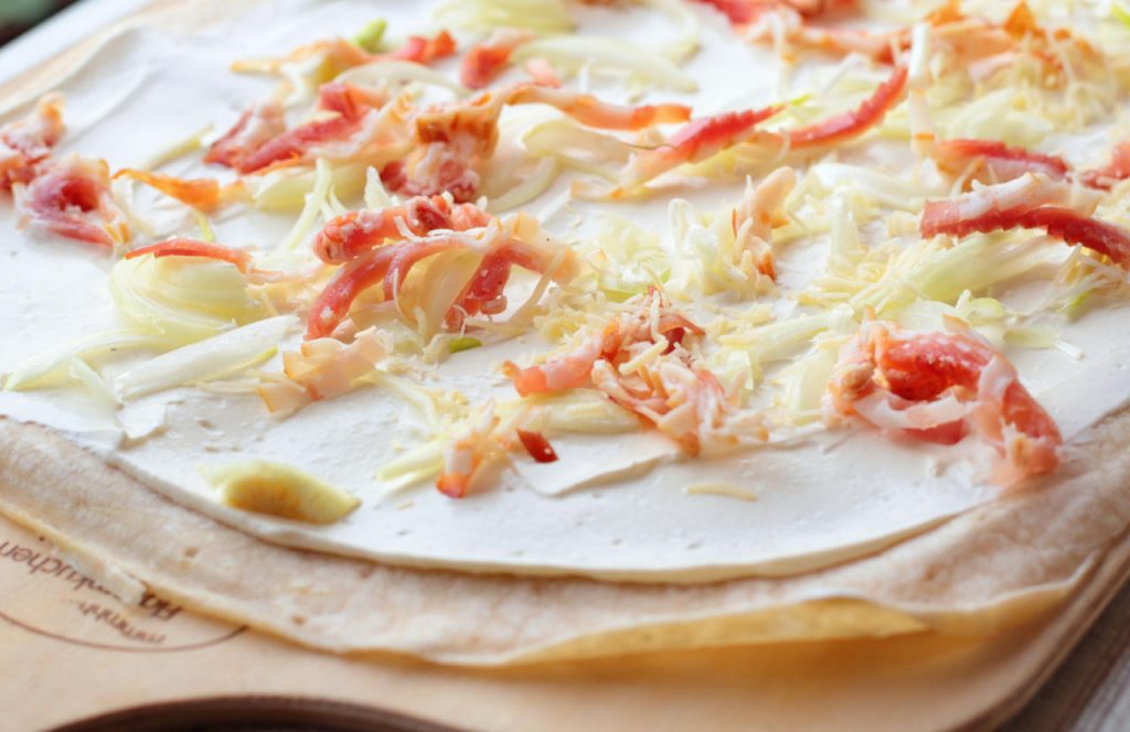 Konrad's flammkuchen catering full service elsässer klassiker mit Speck und Zwiebeln